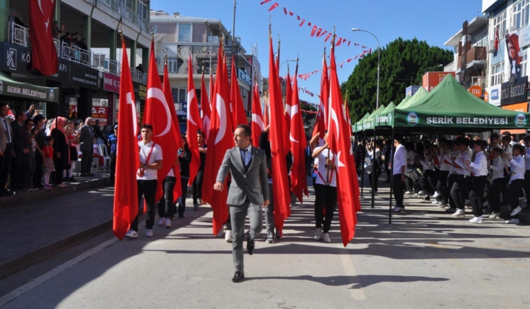 Serik’te coşkulu Cumhuriyet kutlaması