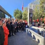 Dünya tarihinde ilk defa uçak gemisi batıran Topçu Yüzbaşı Aker’in anıt mezarı açıldı