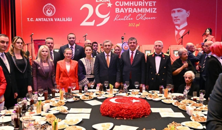 Cumhuriyetin 102’nci yılı resepsiyonla kutlandı