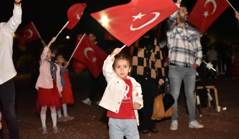 Kepez’de Cumhuriyet ve Bilimle Gece Gözlemi