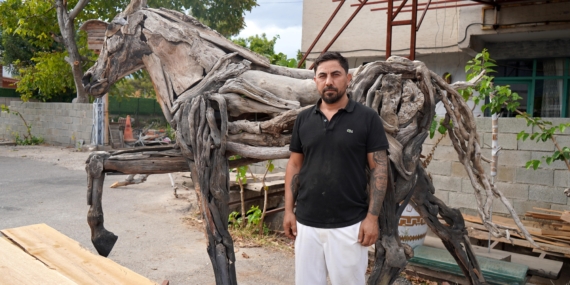 Doğanın atıklarını sanata dönüştürüyor Doğanın atıklarını sanata dönüştürüyor