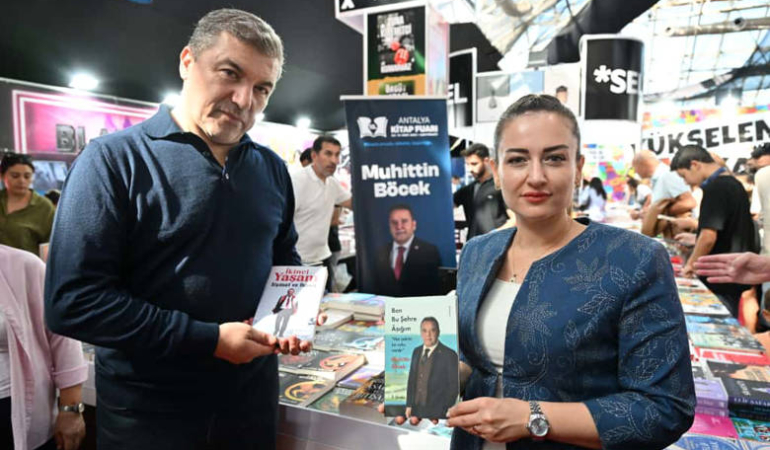 Antalya Kitap Fuarı’nda Yazarlarla Buluşma Şöleni