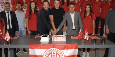 Antalyaspor Voleybol Takımının Yeni Adı: Güral Premier Antalyaspor