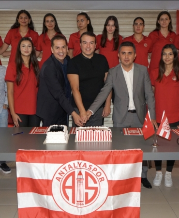Antalyaspor Voleybol Takımının Yeni Adı: Güral Premier Antalyaspor