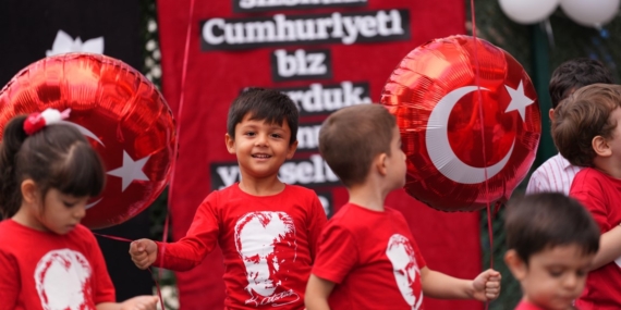 Konyaaltı’nda 102. Cumhuriyet Bayramı Coşkusu! Konyaaltı’nda 102. Cumhuriyet Bayramı Coşkusu!