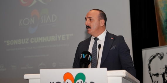 Cem Kotan, ‘Sonsuz Cumhuriyet’ Töreninde Coştu! Cem Kotan, ‘Sonsuz Cumhuriyet’ Töreninde Coştu!