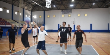 Konyaaltı’nda Yeni Spor Tesisinde İlk Basketbol Maçı