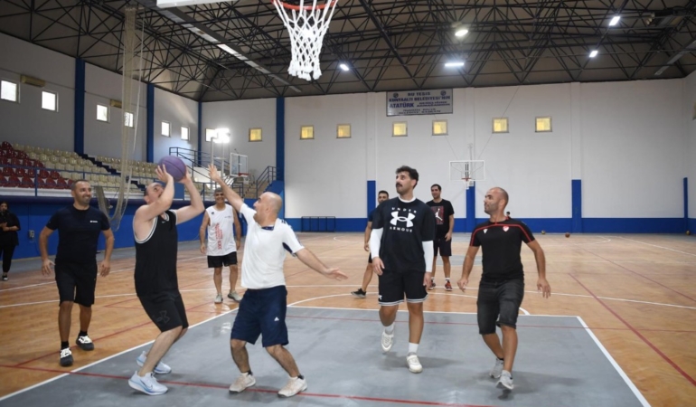 Konyaaltı’nda Yeni Spor Tesisinde İlk Basketbol Maçı