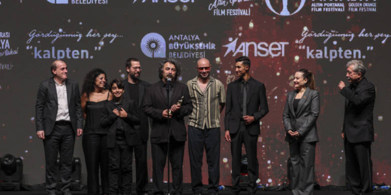 Altın Portakal: ‘Tavşan İmparatorluğu’ Ödülleri Kazandı!