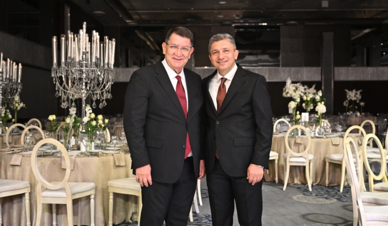 Vali Şahin’in Kızı Melike’nin Düğününe Katıldık Vali Şahin’in Kızı Melike’nin Düğününe Katıldık