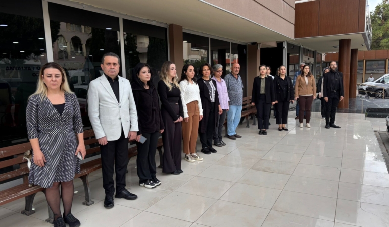 Antalya’da Atatürk İçin Anma Töreni Düzenlendi