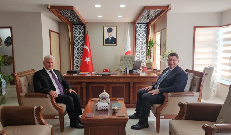 Müftü Yığman, Esnaf Başkanı Dere’yi Ziyaret Etti