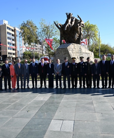 KKTC 42 Yaşında: Şehitlerimizi Andık!