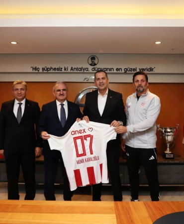 Valilerden Antalyaspor’a Destek Ziyareti!