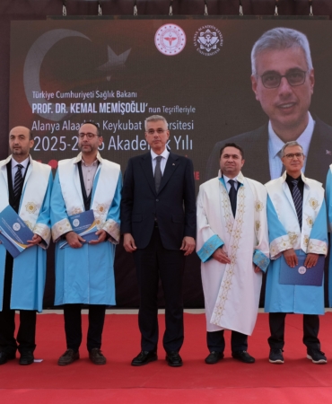 Sağlık Bakanı Memişoğlu: Türkiye hala bir sığınak, bir umut kapısıyız