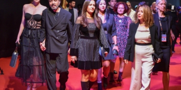 Altın Portakal’ın kırmızı halısında ‘şıklık’ yarışı Altın Portakal’ın kırmızı halısında ‘şıklık’ yarışı