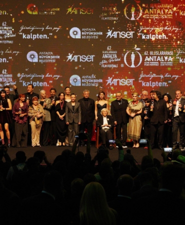 Altın Portakal’a 7 ödülle ‘Tavşan İmparatorluğu’ damga vurdu