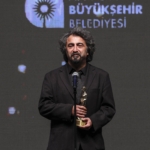 Altın Portakal’a 7 ödülle ‘Tavşan İmparatorluğu’ damga vurdu (2) Altın Portakal’a 7 ödülle ‘Tavşan İmparatorluğu’ damga vurdu (2)