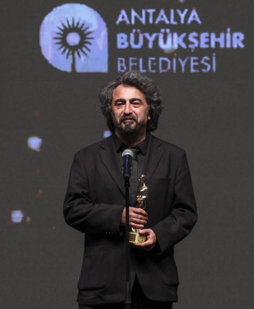 Altın Portakal’a 7 ödülle ‘Tavşan İmparatorluğu’ damga vurdu (2)