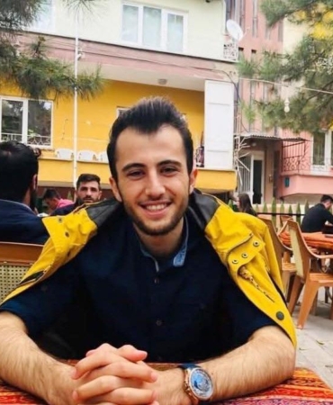 Bariyere çarpan motosikletin sürücü hayatını kaybetti