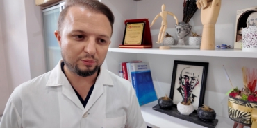 Yanlış duruş alışkanlıkları gizli vücut problemlerine yol açıyor