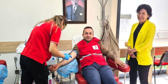 Başkan Güngör’den Türk Kızılay kan bağış birimine ziyaret