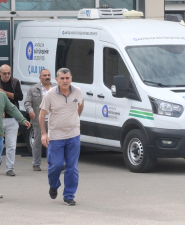 Cinayetin ardından elindeki kanı çimlere silmiş (2)