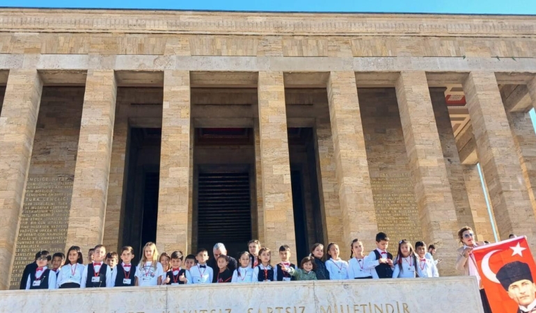 İlkokul öğrencileri, Anıtkabir’de Ata’yı andı
