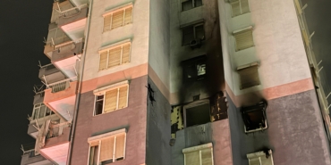 Yangında ev kullanılamaz hale geldi, sahibi yaralandı