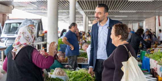 Başkan Vekili Çiçek, esnaf ve vatandaşlarla buluştu