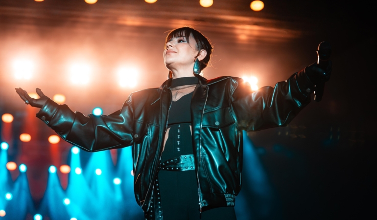 Antalyalılar Merve Özbey ile eğlendi