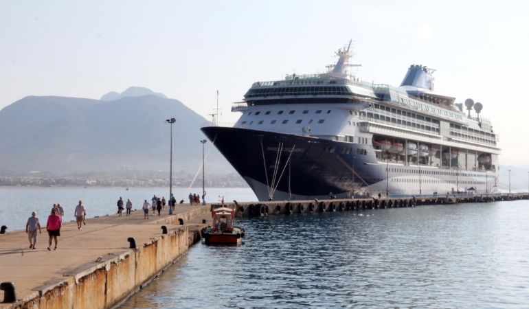 İngiliz turistler kruvaziyerle Alanya’da