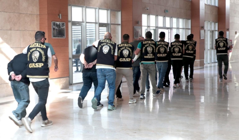İş yerine patlayıcı maddeli saldırıya 10 tutuklama