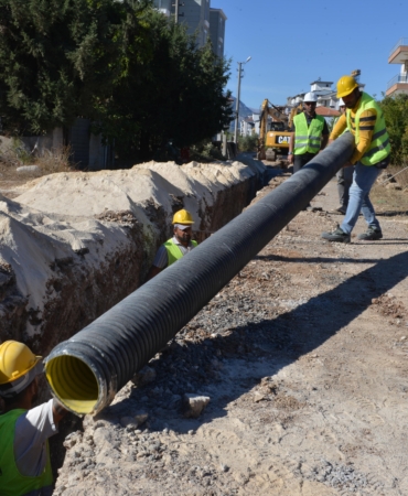 Büyükşehir’den Döşemealtı’na 124 kilometre kanalizasyon hattı