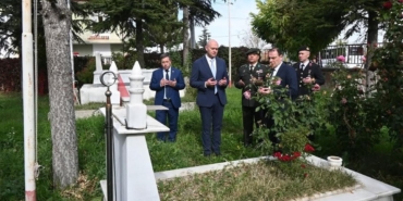 Şehit kabirlerine ziyaret