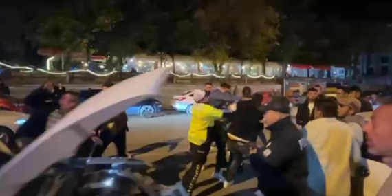 Kaza sonrası tekme ve yumruklu kavga