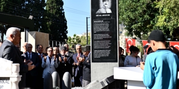 Topçu Yüzbaşı Mustafa Ertuğrul Aker, anıt mezarında anıldı