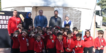 Minikler Kızılay’ı tanıdı, velileri kan verdi