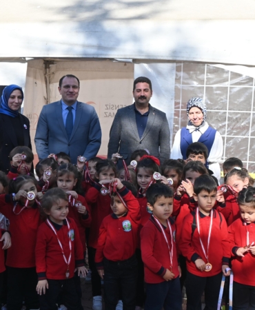 Minikler Kızılay’ı tanıdı, velileri kan verdi