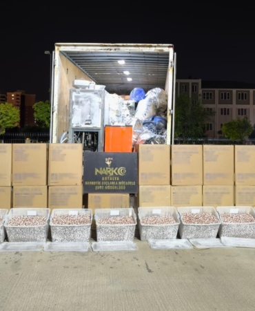 Antalya’da ‘rekor’ uyuşturucu operasyonu; 1 milyon 901 bin hap ele geçirildi