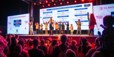 Festival heyecanı Antalya’nın her köşesinde