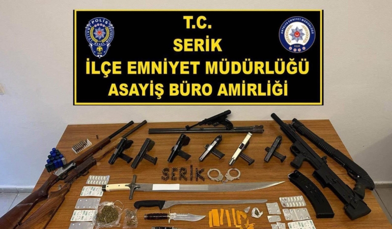Serik’te silah ve uyuşturucu operasyonu