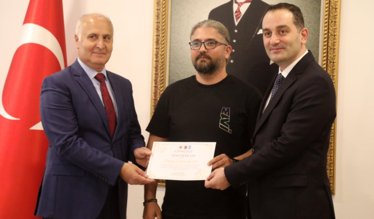 Yükümlülerin rehabilitasyonu için çalışan gönüllülere sertifika