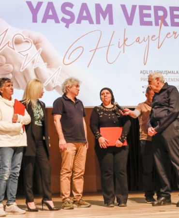 Donör aileleri ve organ bağışı ile yaşama tutunanların duygu dolu buluşması