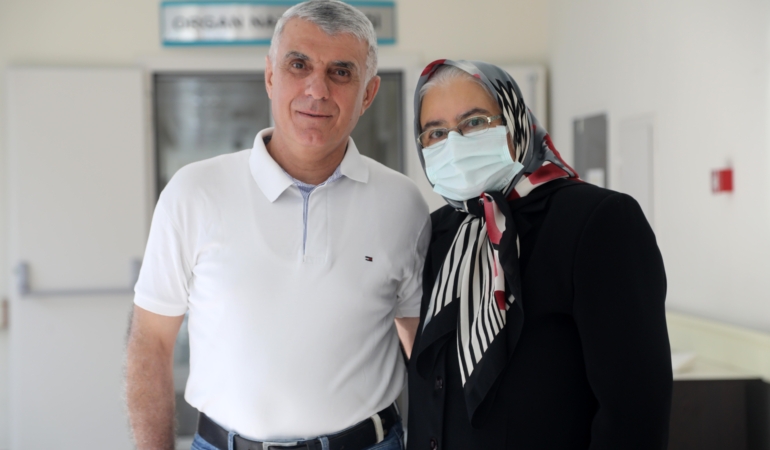 37 yıllık eşinin böbreğiyle yaşama tutundu: Ömrümün en özel hediyesini verdi