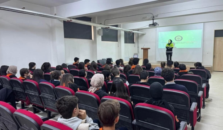 Çay’da öğrencilere trafik eğitimi