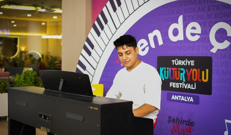 Antalya’nın kültür sanat yolculuğu hız kesmiyor