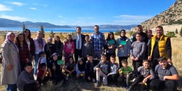 Salda Gölü kıyısına fidan dikildi