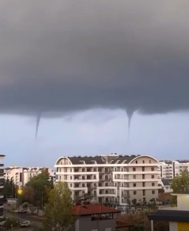 Antalya’da denizde hortumlar oluştu