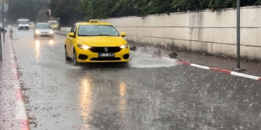 Antalya’da sağanak, yerini fırtına ve doluya bıraktı